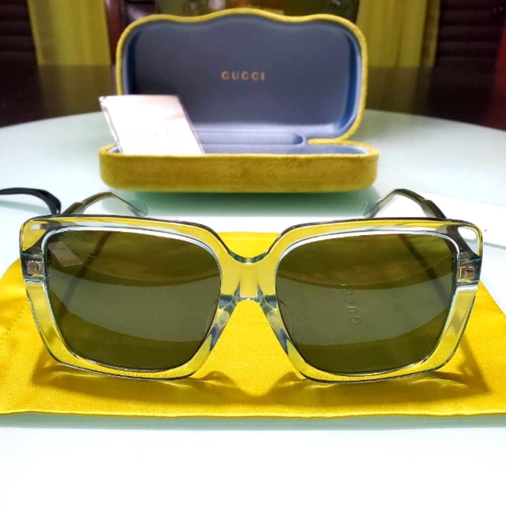 Gucci Womens GG0567SA Sunglasses